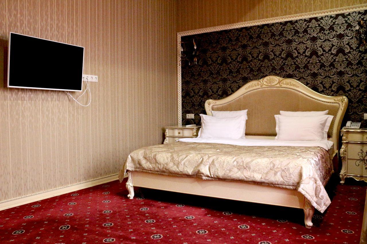 1000 i 1 Noch Hotel Machatschkala Exterior foto